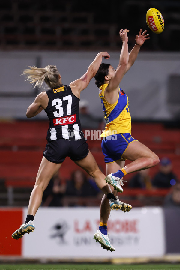 AFLW 2024 Round 04 - Collingwood v West Coast - A-54098815