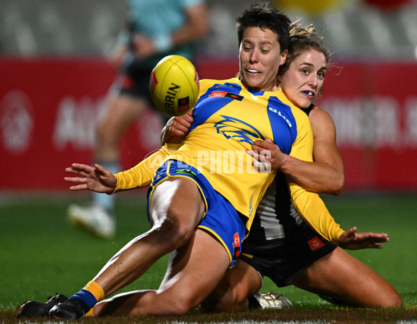 AFLW 2024 Round 04 - Collingwood v West Coast - A-54098820