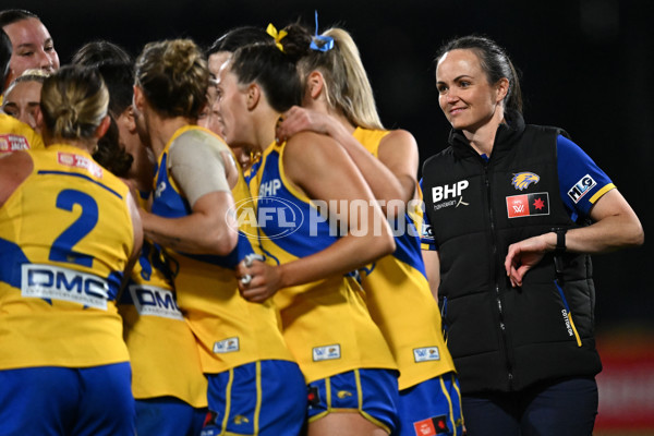 AFLW 2024 Round 04 - Collingwood v West Coast - A-54100355