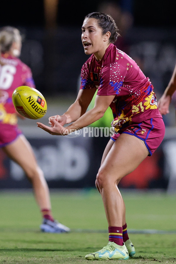 AFLW 2024 Round 04 - Brisbane v Western Bulldogs - A-54101841