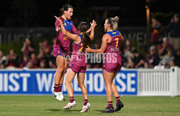 AFLW 2024 Round 04 - Brisbane v Western Bulldogs - A-54103865