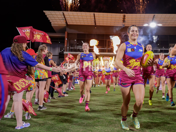 AFLW 2024 Round 04 - Brisbane v Western Bulldogs - A-54103873