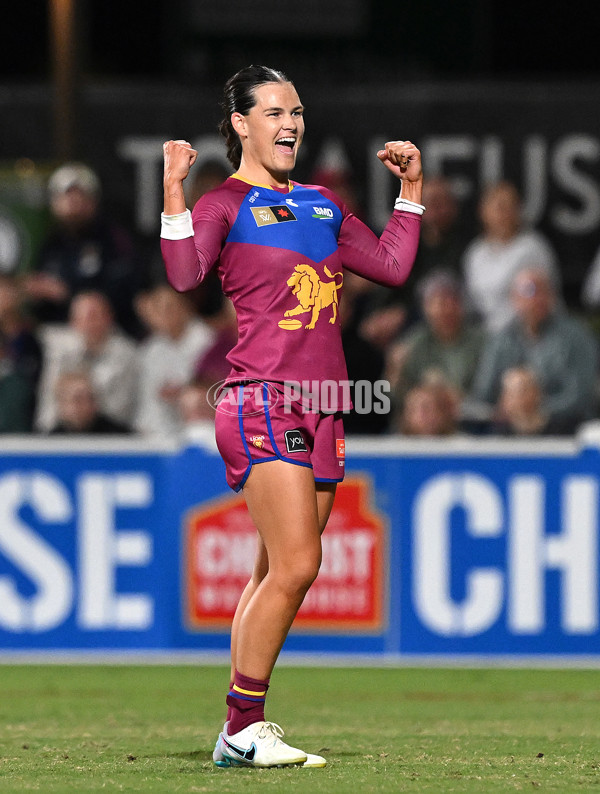 AFLW 2024 Round 04 - Brisbane v Western Bulldogs - A-54115835