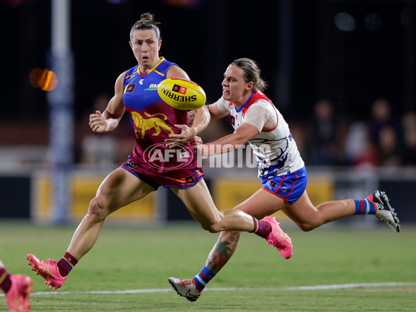 AFLW 2024 Round 04 - Brisbane v Western Bulldogs - A-54115888