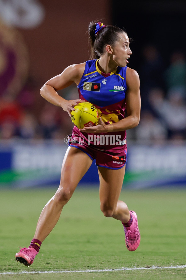 AFLW 2024 Round 04 - Brisbane v Western Bulldogs - A-54118032