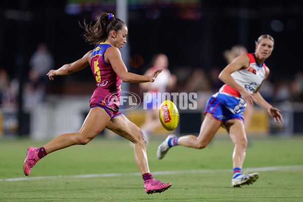 AFLW 2024 Round 04 - Brisbane v Western Bulldogs - A-54118033