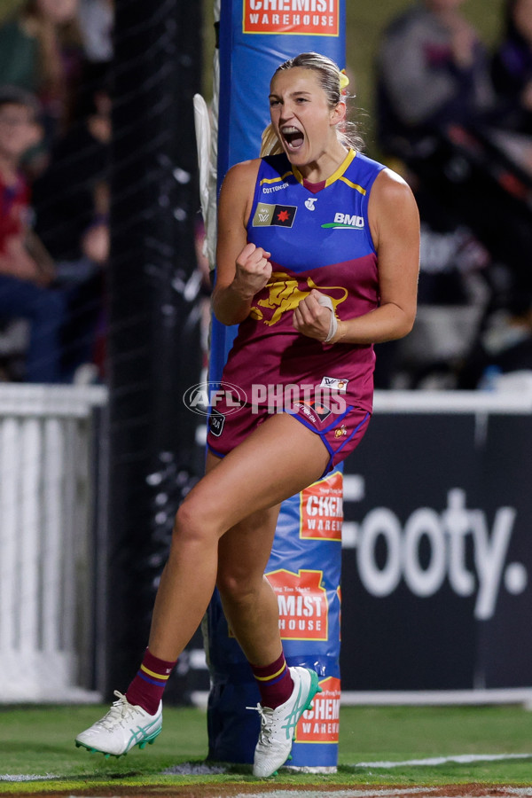 AFLW 2024 Round 04 - Brisbane v Western Bulldogs - A-54118052