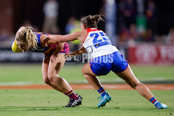 AFLW 2024 Round 04 - Brisbane v Western Bulldogs - A-54118097