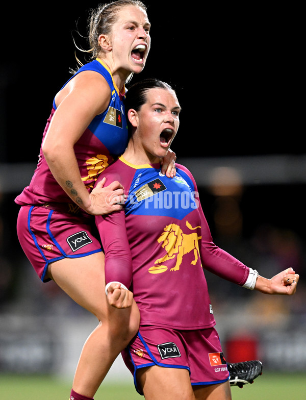 AFLW 2024 Round 04 - Brisbane v Western Bulldogs - A-54121356