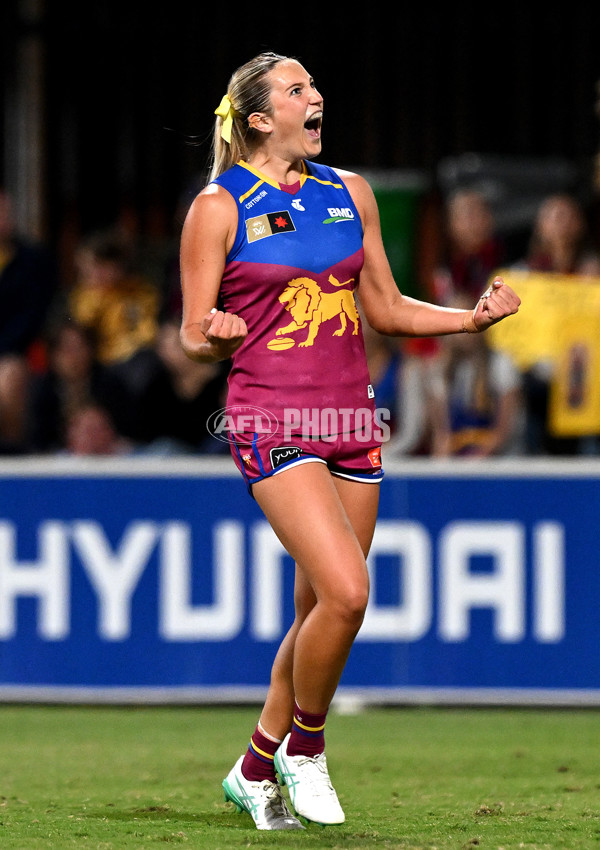 AFLW 2024 Round 04 - Brisbane v Western Bulldogs - A-54121366