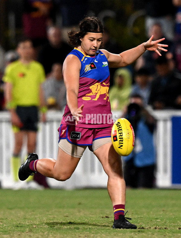 AFLW 2024 Round 04 - Brisbane v Western Bulldogs - A-54121370