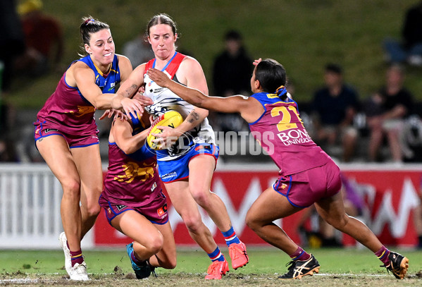 AFLW 2024 Round 04 - Brisbane v Western Bulldogs - A-54121378