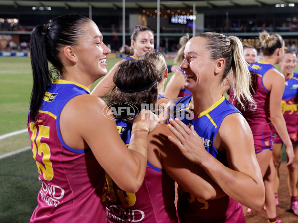 AFLW 2024 Round 04 - Brisbane v Western Bulldogs - A-54121390