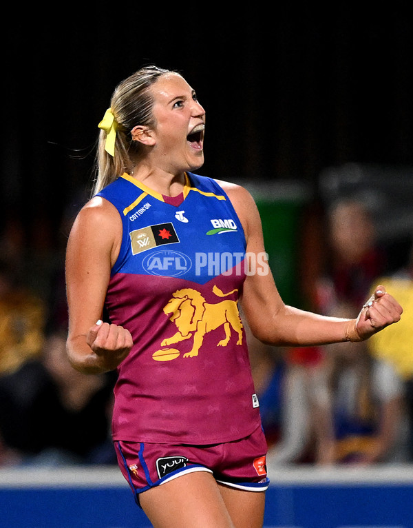 AFLW 2024 Round 04 - Brisbane v Western Bulldogs - A-54121483