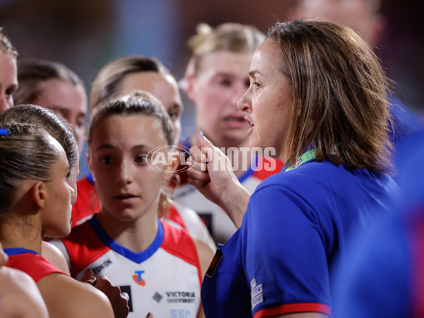 AFLW 2024 Round 04 - Brisbane v Western Bulldogs - A-54121484