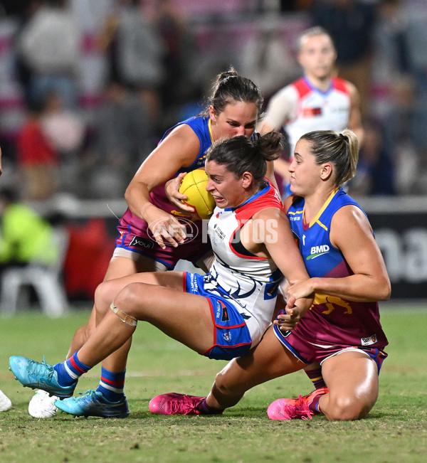 AFLW 2024 Round 04 - Brisbane v Western Bulldogs - A-54121491