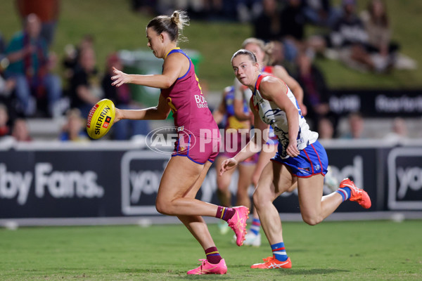 AFLW 2024 Round 04 - Brisbane v Western Bulldogs - A-54121498