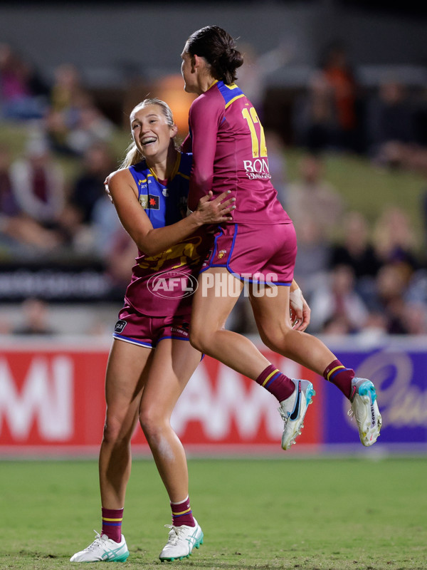 AFLW 2024 Round 04 - Brisbane v Western Bulldogs - A-54121499