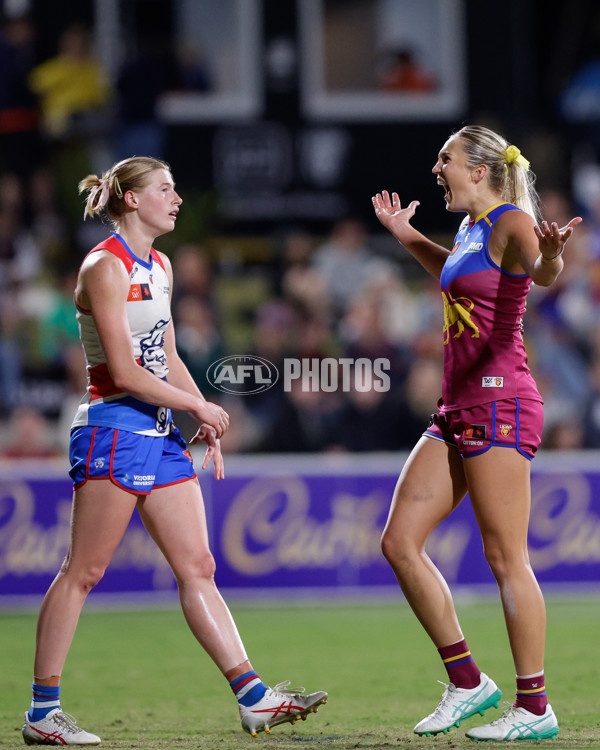 AFLW 2024 Round 04 - Brisbane v Western Bulldogs - A-54121524