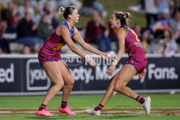 AFLW 2024 Round 04 - Brisbane v Western Bulldogs - A-54121525