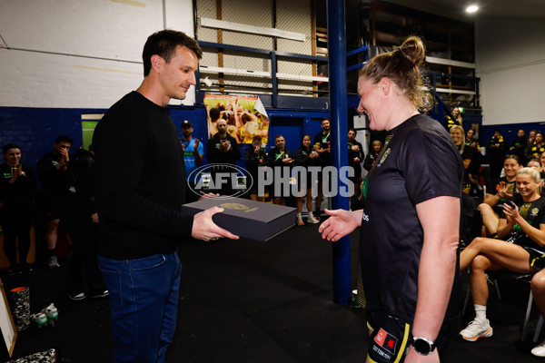 AFLW 2024 Round 04 - Richmond v Carlton - A-54125029