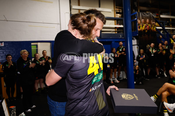 AFLW 2024 Round 04 - Richmond v Carlton - A-54125031