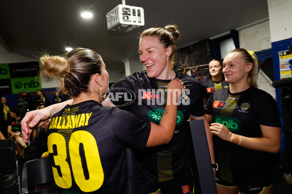 AFLW 2024 Round 04 - Richmond v Carlton - A-54125032