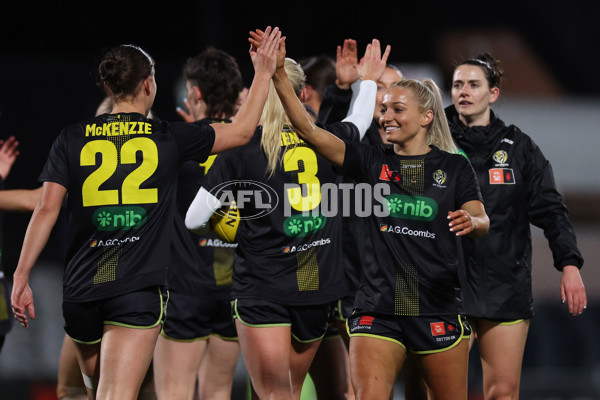 AFLW 2024 Round 04 - Richmond v Carlton - A-54133107