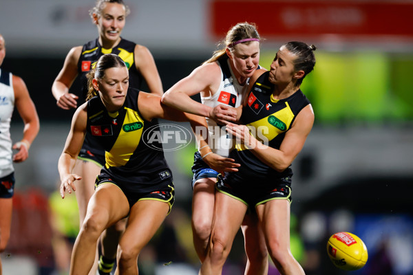 AFLW 2024 Round 04 - Richmond v Carlton - A-54133150