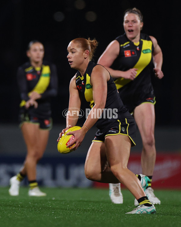 AFLW 2024 Round 04 - Richmond v Carlton - A-54134871