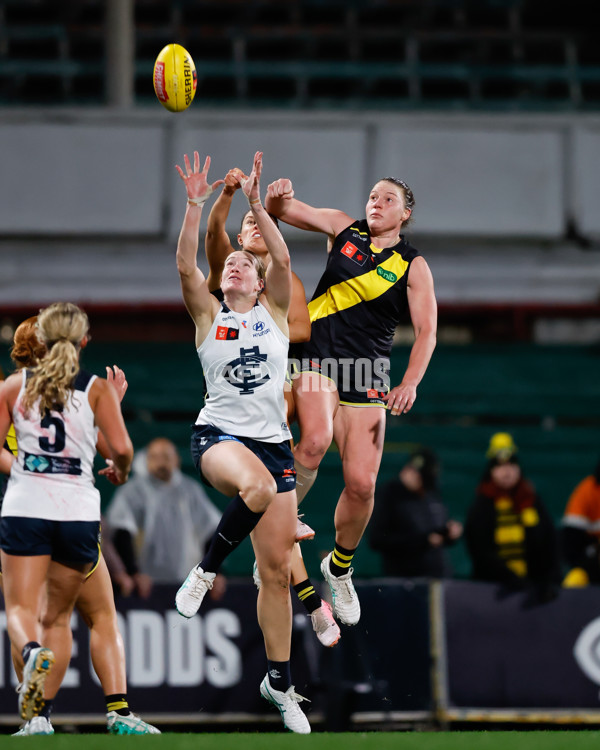 AFLW 2024 Round 04 - Richmond v Carlton - A-54136055