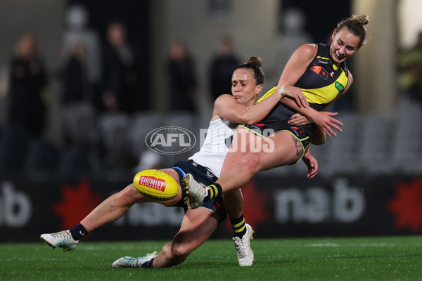 AFLW 2024 Round 04 - Richmond v Carlton - A-54136084