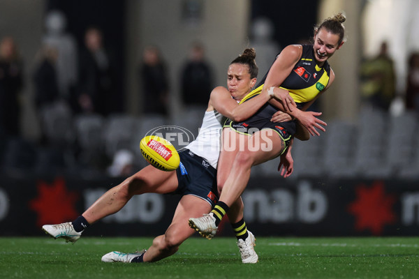 AFLW 2024 Round 04 - Richmond v Carlton - A-54136087