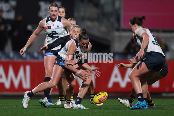 AFLW 2024 Round 04 - Richmond v Carlton - A-54136090