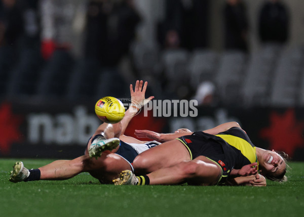 AFLW 2024 Round 04 - Richmond v Carlton - A-54137628