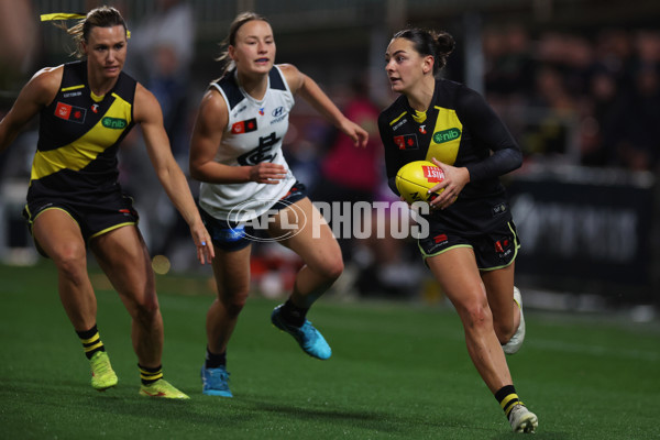 AFLW 2024 Round 04 - Richmond v Carlton - A-54137652