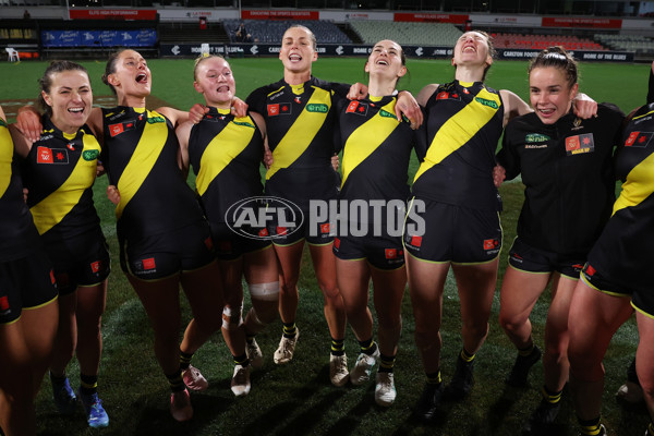 AFLW 2024 Round 04 - Richmond v Carlton - A-54137670