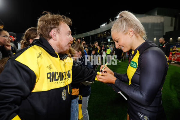 AFLW 2024 Round 04 - Richmond v Carlton - A-54137703