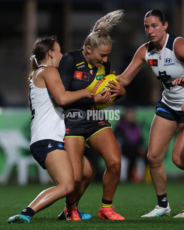 AFLW 2024 Round 04 - Richmond v Carlton - A-54138458