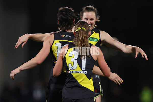 AFLW 2024 Round 04 - Richmond v Carlton - A-54138472