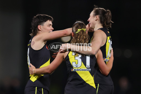 AFLW 2024 Round 04 - Richmond v Carlton - A-54138473