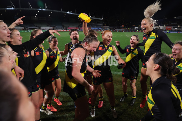 AFLW 2024 Round 04 - Richmond v Carlton - A-54138478