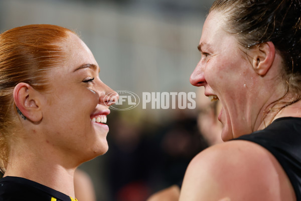 AFLW 2024 Round 04 - Richmond v Carlton - A-54138481