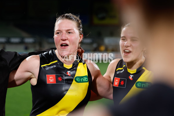 AFLW 2024 Round 04 - Richmond v Carlton - A-54138490