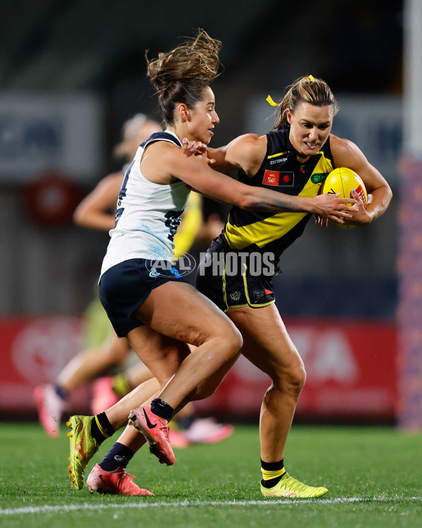 AFLW 2024 Round 04 - Richmond v Carlton - A-54140679