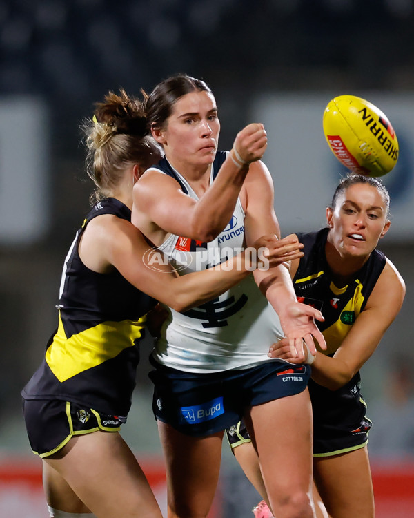 AFLW 2024 Round 04 - Richmond v Carlton - A-54140680