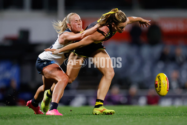 AFLW 2024 Round 04 - Richmond v Carlton - A-54140683