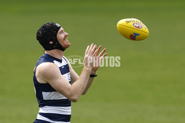 AFL 2024 Training - Geelong 200924 - A-54140720