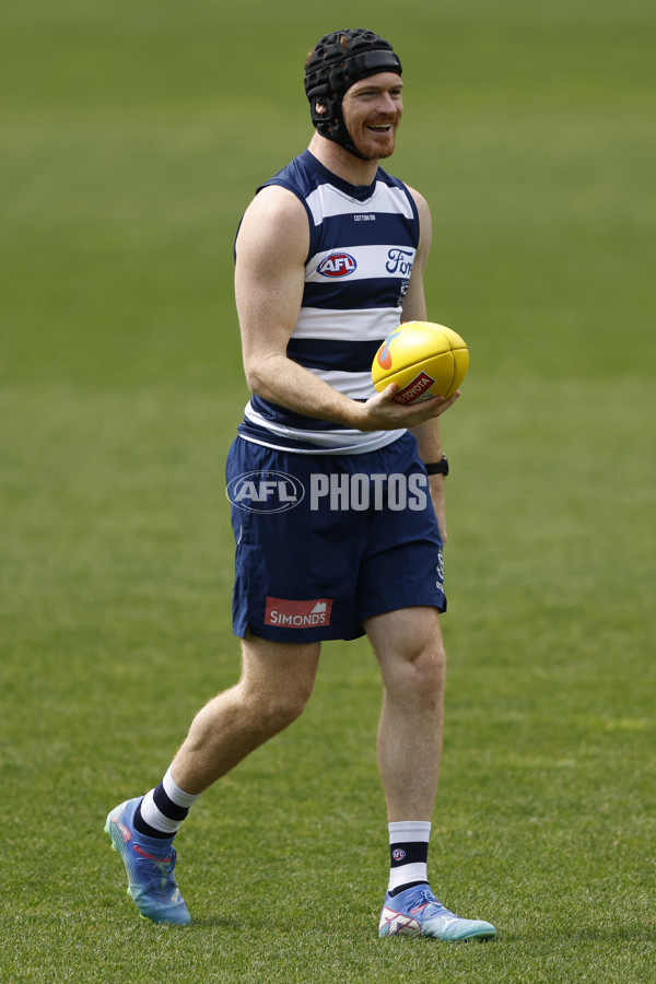 AFL 2024 Training - Geelong 200924 - A-54140722