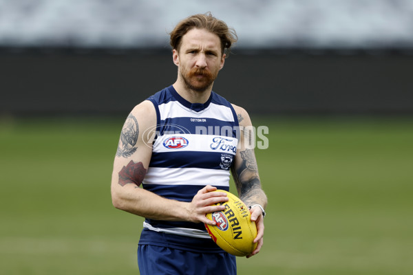 AFL 2024 Training - Geelong 200924 - A-54140729